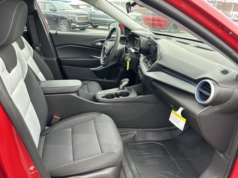 New 2026 Chevrolet Trax LS w/ LS Convenience Package FWD image 12