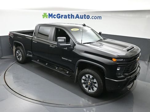 Used 2025 Chevrolet Silverado 2500 Custom w/ Custom Value Package AWD/4WD image 2