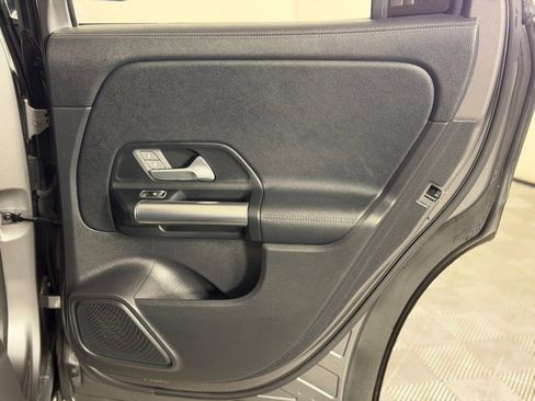 Used 2021 Mercedes-Benz GLA 250 4MATIC image 37