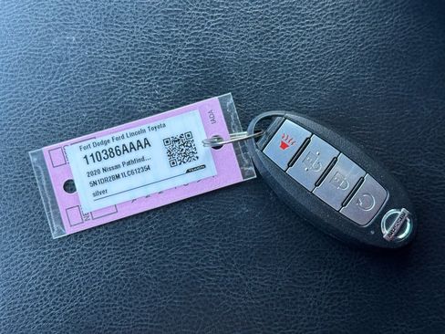 Used 2020 Nissan Pathfinder SV image 35