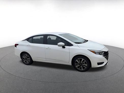 Used 2025 Nissan Versa SV FWD image 2