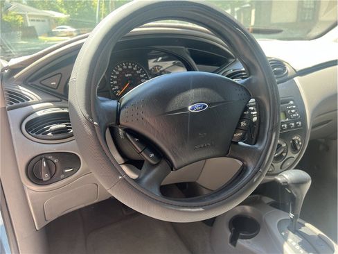 Used 2000 Ford Focus SE FWD image 25
