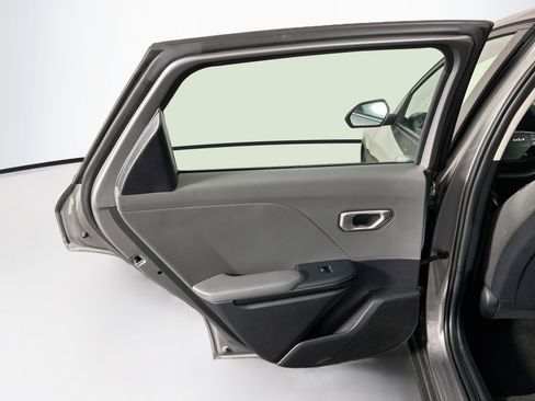 Used 2025 Kia K4 FWD image 26