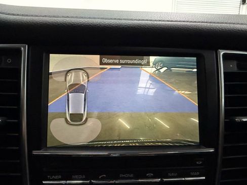 Used 2016 Porsche Panamera S image 31