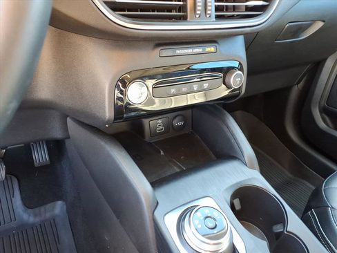 Used 2025 Ford Escape SE w/ PHEV Premium Package image 15