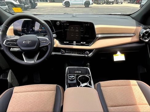 New 2026 Chevrolet Equinox ACTIV w/ Convenience Package III FWD image 5