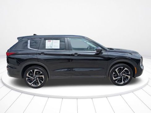 Used 2024 Mitsubishi Outlander SE FWD image 3