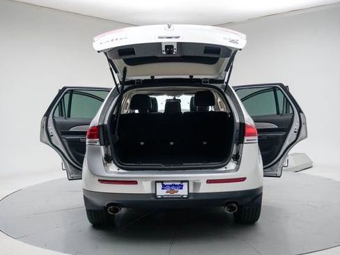 Used 2013 Lincoln MKX AWD image 19