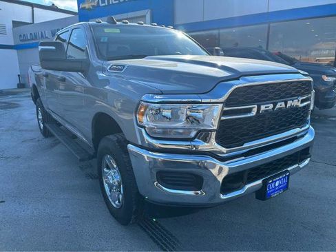 Used 2024 RAM 2500 Tradesman w/ Chrome Appearance Group image 13