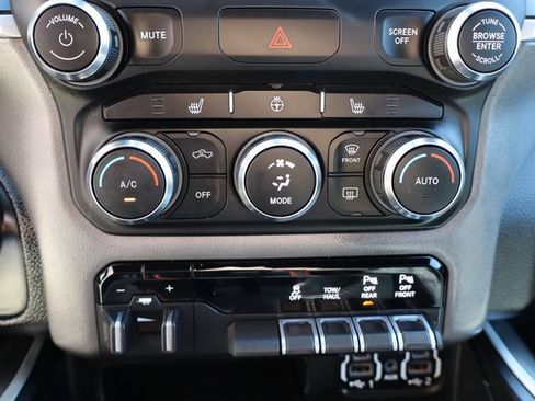 Used 2021 RAM 1500 Big Horn image 24
