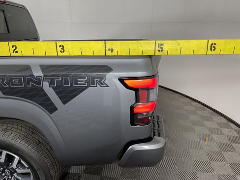 Used 2025 Nissan Frontier SL w/ Graphics Package image 10