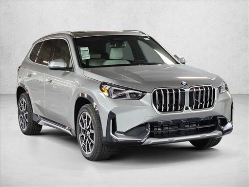 Used 2026 BMW X1 xDrive28i w/ Technology Package AWD/4WD image 3
