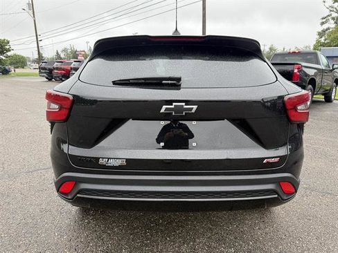 Used 2024 Chevrolet Trax RS w/ Driver Confidence Package image 5