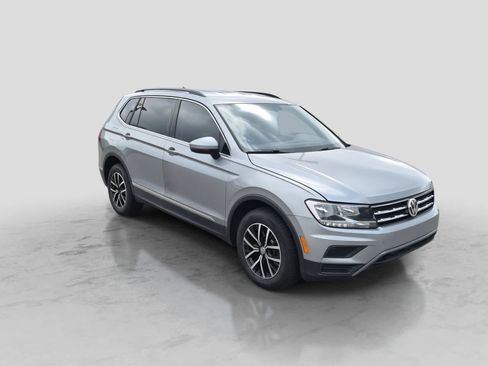 Used 2021 Volkswagen Tiguan SE AWD/4WD image 2