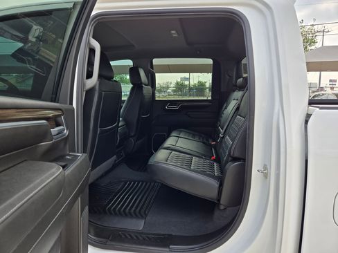Used 2024 Chevrolet Silverado 2500 LT AWD/4WD image 20