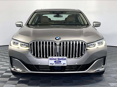 Used 2022 BMW 750Li xDrive AWD/4WD image 3