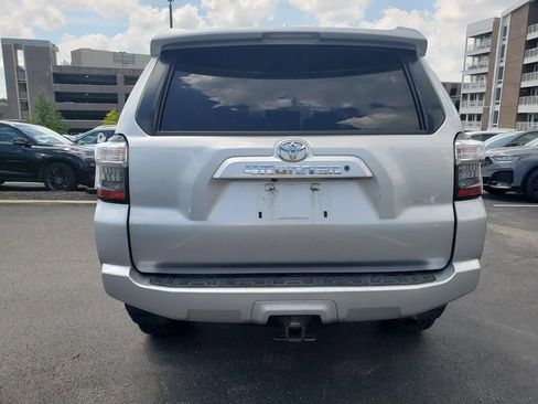 Used 2017 Toyota 4Runner SR5 AWD/4WD image 7