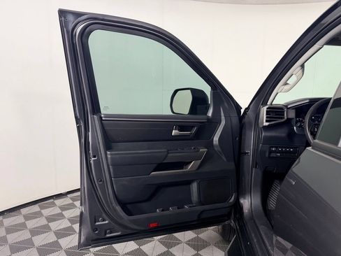 Used 2022 Toyota Tundra SR5 w/ SR5 Premium Package RWD image 26