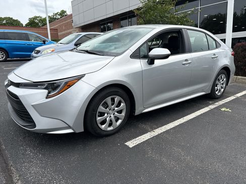 Used 2026 Toyota Corolla LE FWD image 2