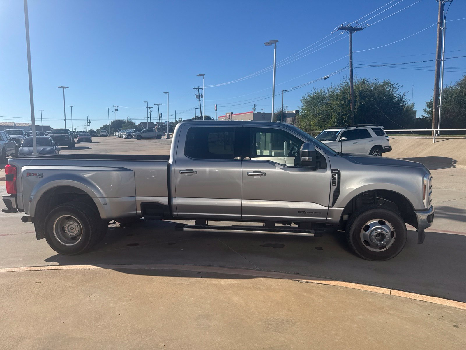 Used 2024 Ford F350 Lariat w/ Chrome Package AWD/4WD image 4