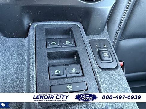 Used 2025 Ford Bronco Badlands image 24