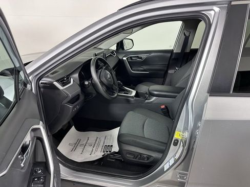 Used 2022 Toyota RAV4 XLE image 21
