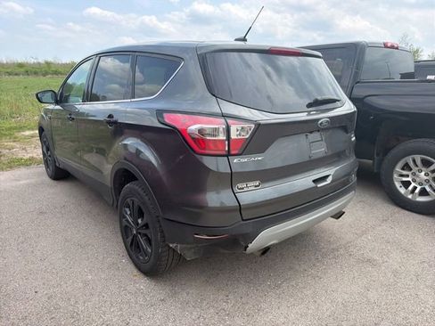 Used 2017 Ford Escape SE FWD image 8