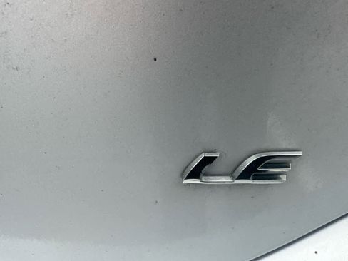 Used 2018 Toyota Corolla LE image 11