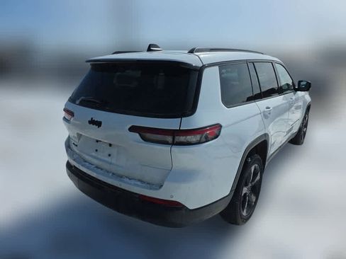 Used 2023 Jeep Grand Cherokee L Laredo image 6