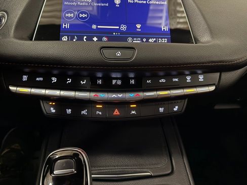 Used 2022 Cadillac XT4 Premium Luxury w/ Enhanced Visibility Package image 35