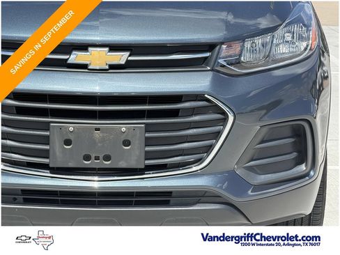 Used 2021 Chevrolet Trax LS w/ Tint and Cruise Package AWD/4WD image 8