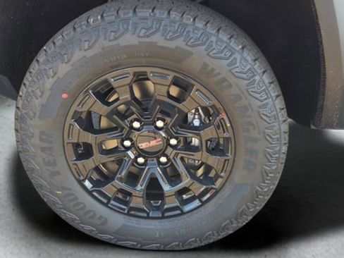 New 2026 GMC Canyon Elevation w/ Convenience Package image 19