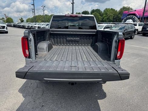 Used 2025 GMC Sierra 1500 AT4 w/ AT4 Premium Package AWD/4WD image 10