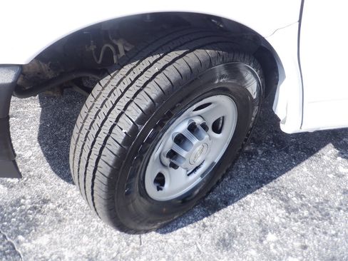 Used 2021 Chevrolet Express 2500 image 15