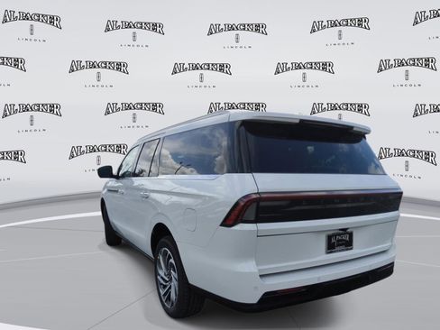 New 2026 Lincoln Navigator L Reserve AWD/4WD image 3