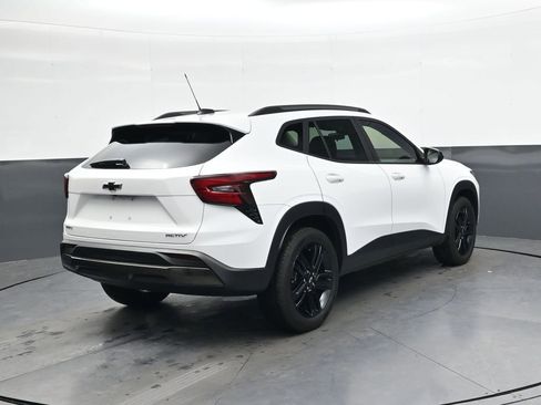 Used 2025 Chevrolet Trax ACTIV w/ Sunroof Package image 4