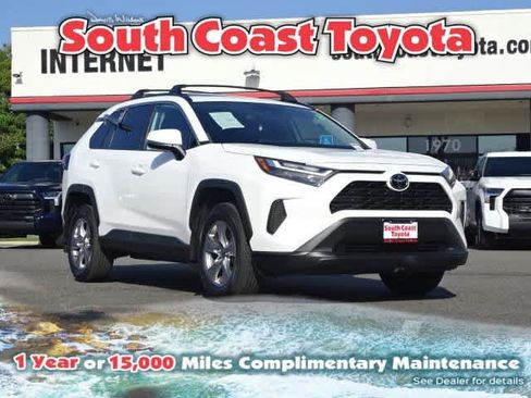 Certified 2022 Toyota RAV4 XLE w/ Convenience Package FWD image 1