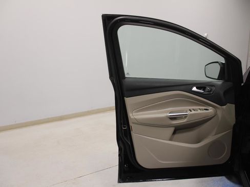 Used 2019 Ford Escape Titanium image 20