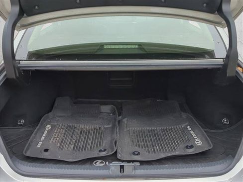 Used 2019 Lexus ES 300h w/ Accessory Package 2 FWD image 24