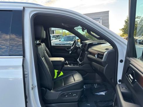 Used 2025 GMC Yukon Denali AWD/4WD image 41