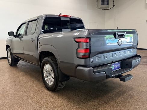 Used 2023 Nissan Frontier SV w/ SV Convenience Package AWD/4WD image 3