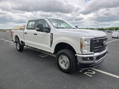 Used 2025 Ford F250 XL w/ FX4 Off-Road Package AWD/4WD image 1