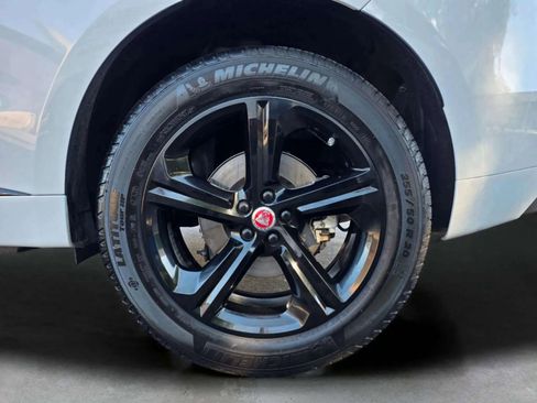 Used 2018 Jaguar F-PACE R-Sport image 13