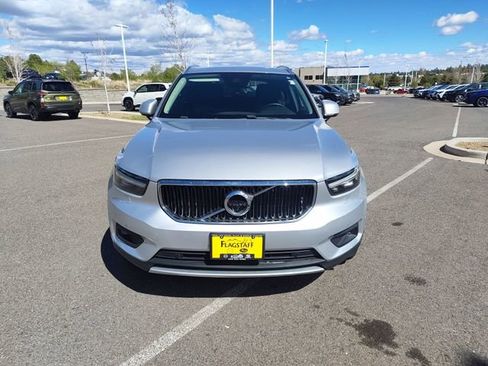 Used 2019 Volvo XC40 T5 Momentum image 8