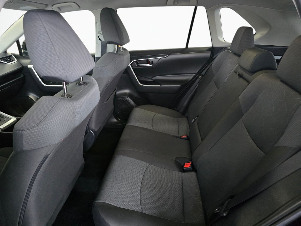 Used 2025 Toyota RAV4 XLE AWD/4WD image 33