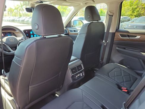 New 2026 Volkswagen Atlas SE image 8