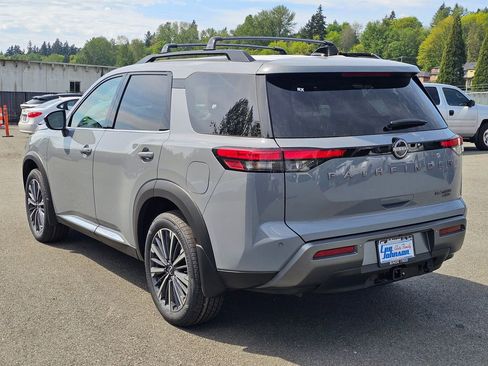 New 2026 Nissan Pathfinder Platinum AWD/4WD image 3