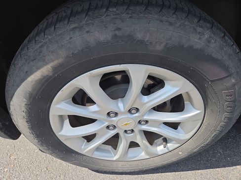 Used 2018 Chevrolet Equinox LS AWD/4WD image 10