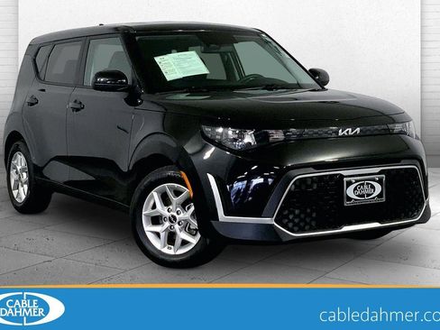 Used 2025 Kia Soul LX image 1