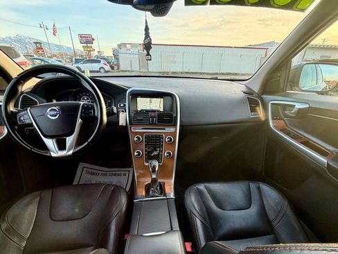 Used 2017 Volvo XC60 T5 Inscription image 24